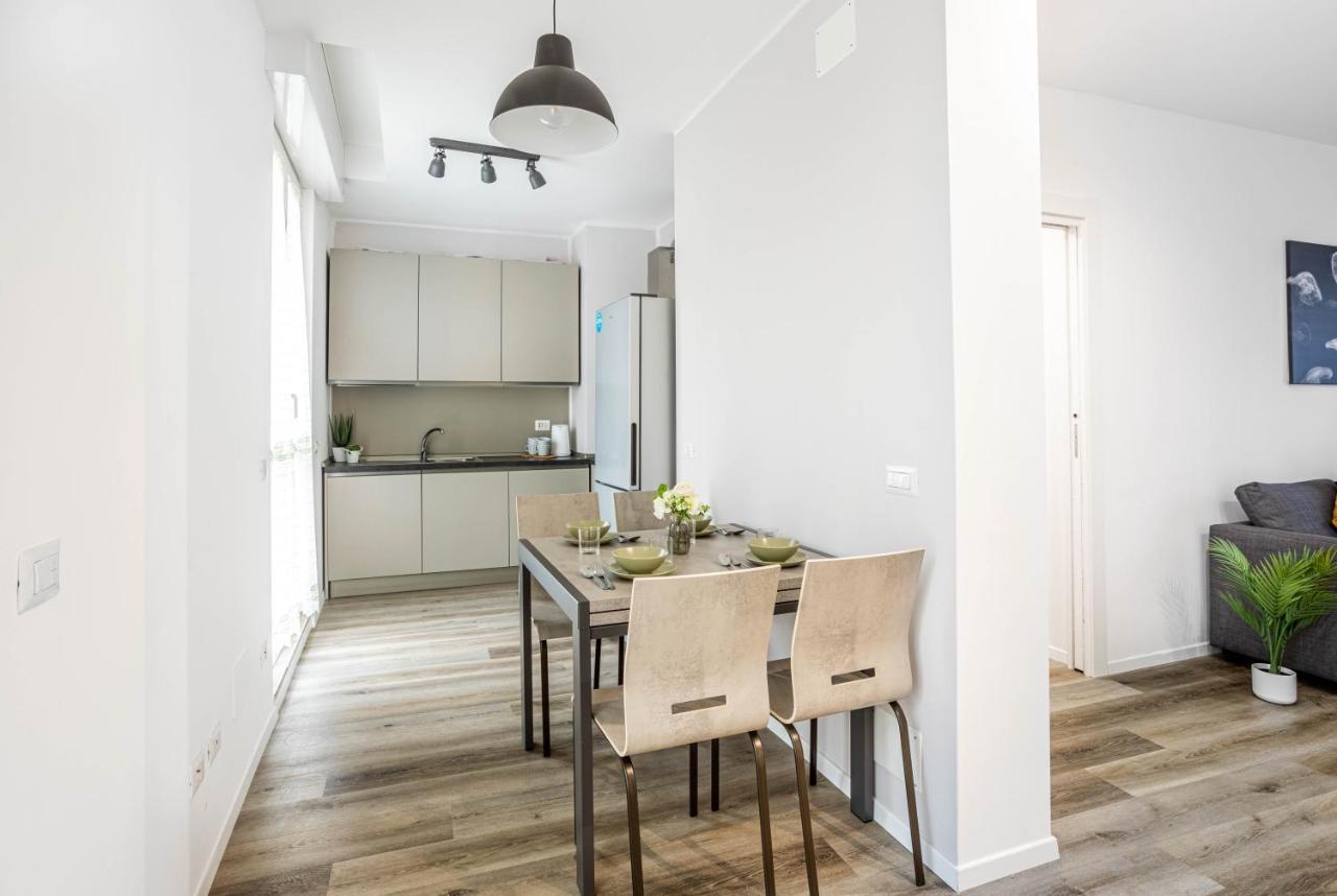 2 Bedrooms Apt With Terrace - Nolo Area Via Varanini ミラノ エクステリア 写真